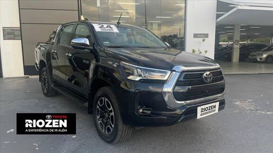 TOYOTA HILUX 2.8 D-4D TURBO DIESEL CD SRX 4X4 AUTOMÁTICO
